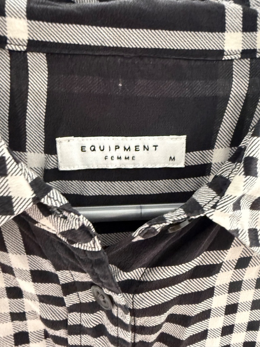 Equipment Femme | Silk Button Down Blouse | Medium - Picture 3 of 6